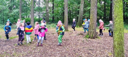 Podzimní hrátky v lesoparku s dětmi z MŠ f02