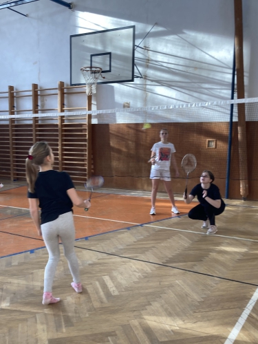 Vánoční turnaj v badmintonu f04