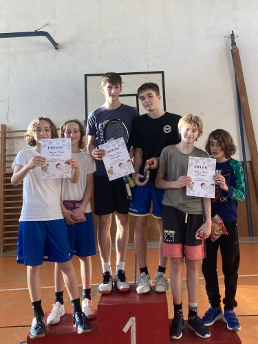 Vánoční turnaj v badmintonu f10